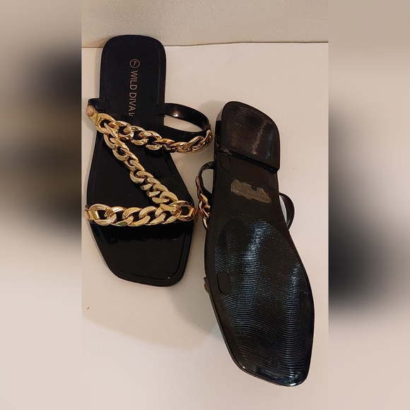Black Flat Sandals with Bold Gold Chain Design - Picture 5 of 5